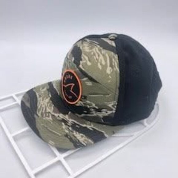 Shark Face Gear Camo Snapback Trucker Hat - Picture 3 of 3